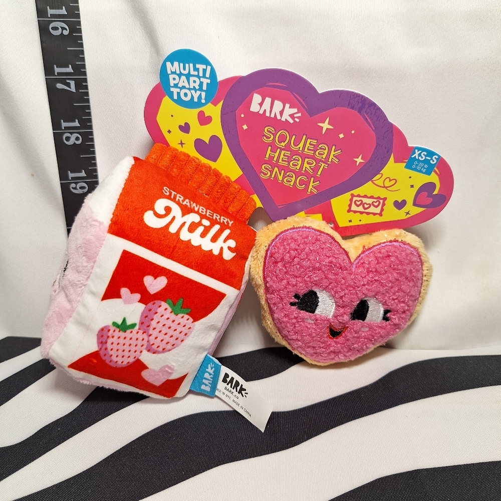 NWT Bark Squeak Heart Snack Dog Toy XS-S